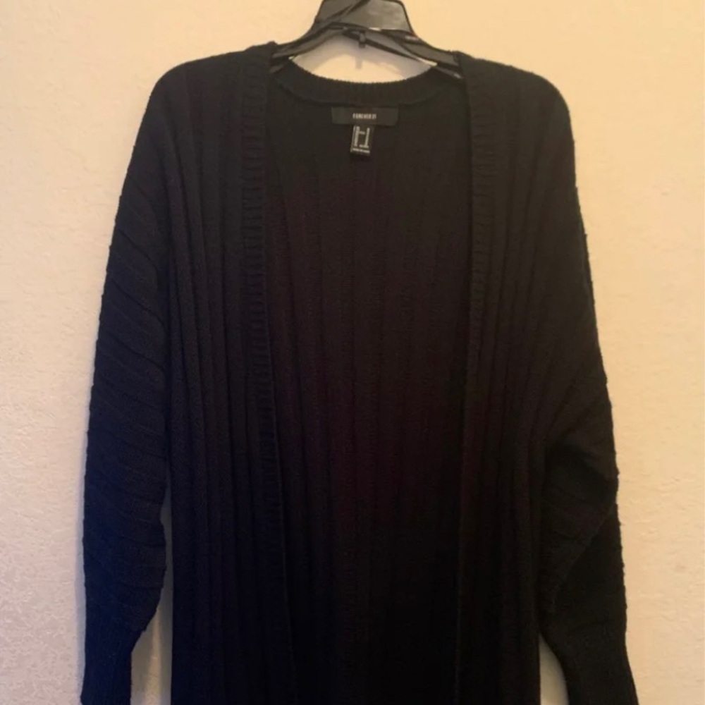 ✨HP✨forever21 black knit cardigan